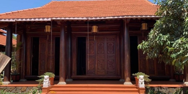 Nhà gỗ hương