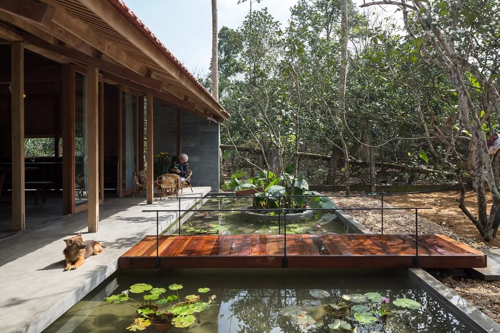 Mẫu nhà gỗ nghiến đẹp