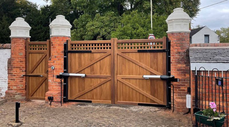 Cổng nhà gỗ đẹp