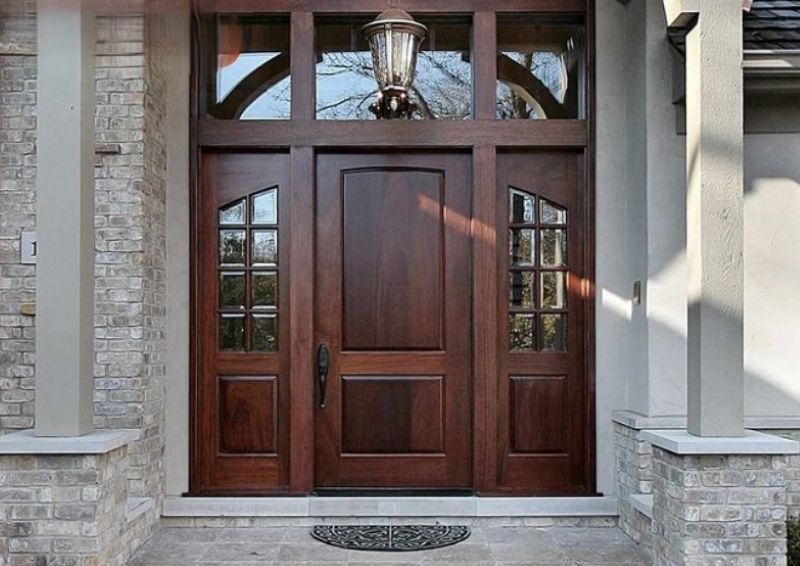 Cổng nhà gỗ xoan đào