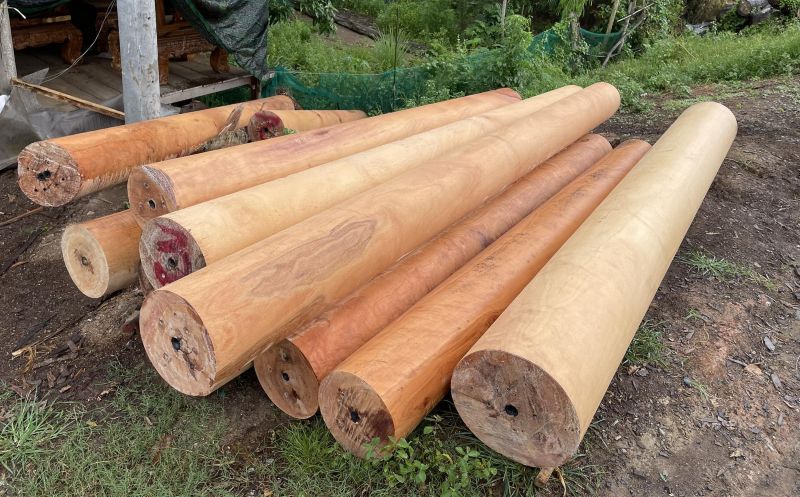 Cột trụ nhà gỗ