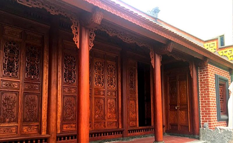 Gỗ làm cột nhà