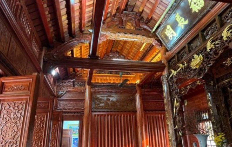 Gỗ xoan trong nhà gỗ